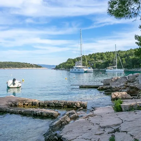 With Parking Space Cove Smrceva, Brac - 20193 * Milna (Brac)