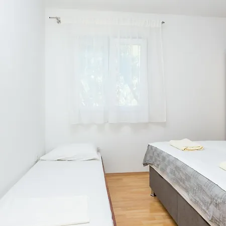Apartment With A Parking Space Cove Smrceva, Brac - 20193 *